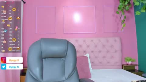 Snapshot of sweet_starxx chatting on June 17, 2026, 9:27 pm Yeileen online show from June 17, 2026, 9:27 pm