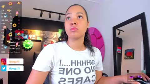 Snapshot of sweet_starxx chatting on July 5, 2026, 9:33 pm Yeileen online show from July 5, 2026, 9:33 pm