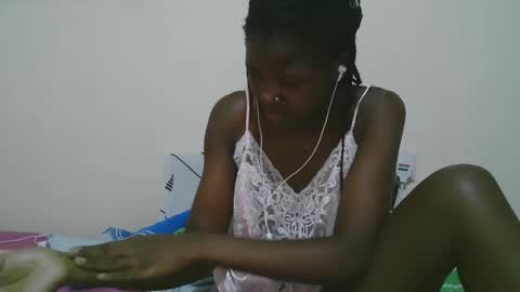 Snapshot of sweet_tattiana chatting on February 19, 2025, 7:48 pm Tatty online show from February 19, 2025, 7:48 pm