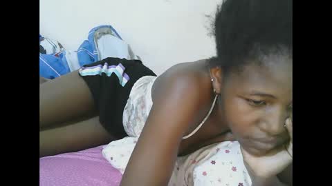 Snapshot of sweet_tattiana chatting on September 17, 2025, 12:01 am Tatty online show from September 17, 2025, 12:01 am