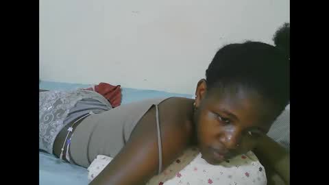 Snapshot of sweet_tattiana chatting on September 19, 2025, 12:02 am Tatty online show from September 19, 2025, 12:02 am
