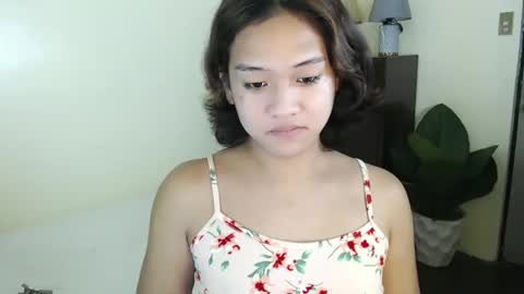 Snapshot of sweet_tenshi chatting on September 27, 2025, 5:18 pm tenshi online show from September 27, 2025, 5:18 pm