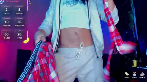 Steven independent model online show from October 28, 2025, 3:25 pm