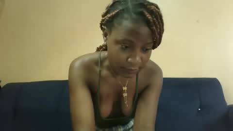 Snapshot of sweet_zella chatting on May 16, 2026, 5:37 am zellate online show from May 16, 2026, 5:37 am
