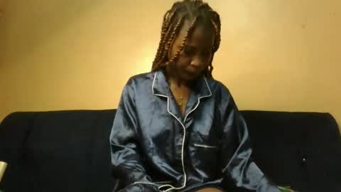 Snapshot of sweet_zella chatting on May 17, 2026, 1:14 am zellate online show from May 17, 2026, 1:14 am