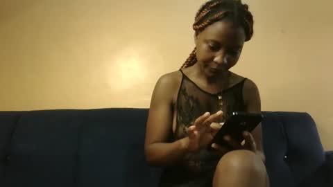 Snapshot of sweet_zella chatting on May 17, 2026, 1:29 pm zellate online show from May 17, 2026, 1:29 pm