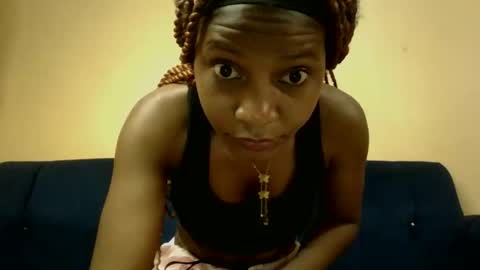 Snapshot of sweet_zella chatting on May 20, 2026, 4:18 am zellate online show from May 20, 2026, 4:18 am