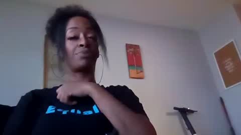Snapshot of sweetaztea chatting on February 5, 2025, 11:50 pm sweetaztee online show from February 5, 2025, 11:50 pm