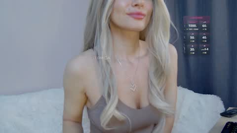 sweetbabyxx2021 online show from February 3, 2025, 3:06 pm