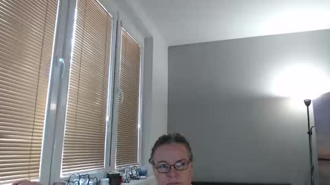 Sweetboobs85h online show from October 24, 2025, 8:33 am