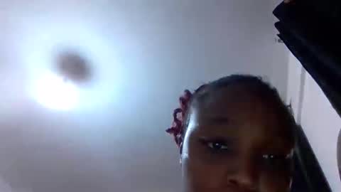 sweetbrwntit online show from October 28, 2025, 8:07 am