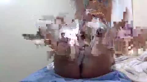 sweetbrwntit online show from November 7, 2025, 9:42 am