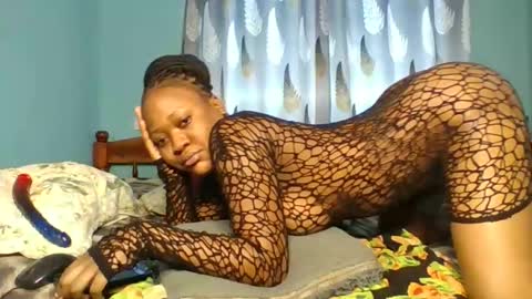 sweetbutterfly99 online show from September 12, 2025, 3:39 am