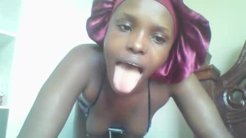 Snapshot of sweetclit99 chatting on September 9, 2025, 8:14 am sweetclit99 online show from September 9, 2025, 8:14 am