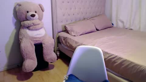 Cristal online show from November 6, 2025, 1:50 am