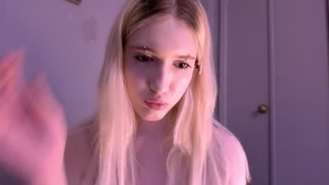 sweetcrystalll online show from August 8, 2026, 5:59 pm