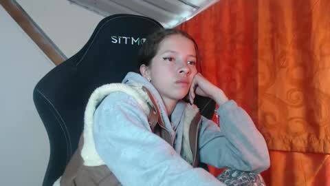 Snapshot of sweetdam12 chatting on February 19, 2025, 7:48 pm sweetdam12 online show from February 19, 2025, 7:48 pm