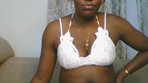 Snapshot of sweetdarkskin chatting on June 27, 2026, 2:05 am CLARIS online show from June 27, 2026, 2:05 am