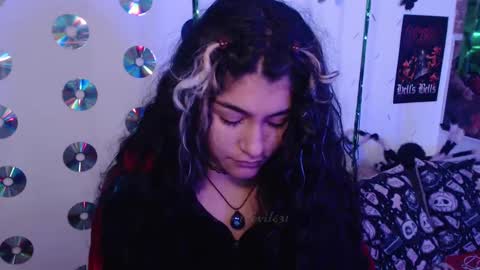 Abril online show from October 8, 2025, 3:53 pm