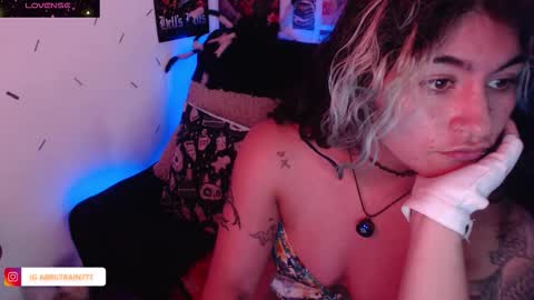 Abril online show from October 28, 2025, 5:37 pm