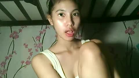 Snapshot of sweetdimple69 chatting on October 27, 2025, 7:34 am sweetdimple69 online show from October 27, 2025, 7:34 am