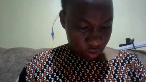 sweetdiva2012 online show from June 19, 2026, 3:44 am