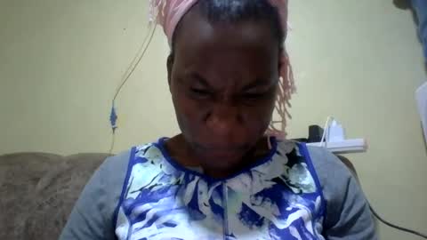 sweetdiva2012 online show from June 25, 2026, 6:07 am