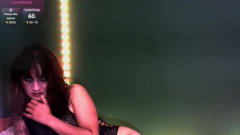 carolayn  online show from November 23, 2025, 11:54 am