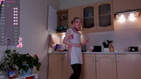 Snapshot of sweeterose chatting on November 12, 2025, 5:46 pm sweeteRose online show from November 12, 2025, 5:46 pm