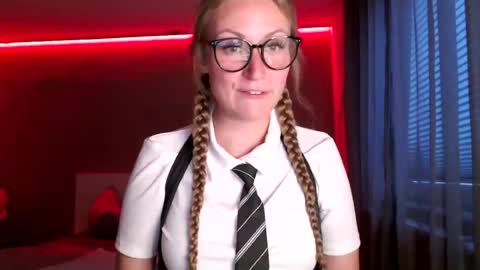 sweetgermangoddess online show from August 7, 2026, 6:21 pm