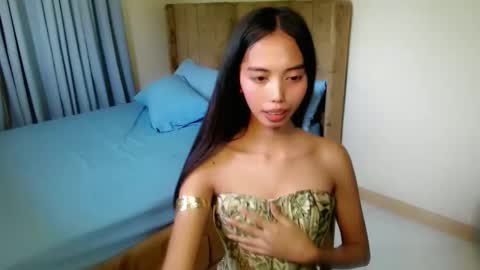 sweetgirl_daphne online show from April 13, 2026, 6:19 am