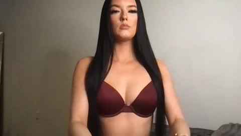 Gracie  online show from November 20, 2025, 3:07 am