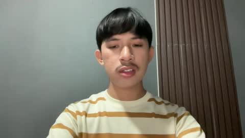 Snapshot of sweetguy102103 chatting on February 6, 2026, 2:49 am khrayan online show from February 6, 2026, 2:49 am