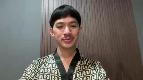 Snapshot of sweetguy102103 chatting on March 1, 2026, 2:08 pm khrayan online show from March 1, 2026, 2:08 pm