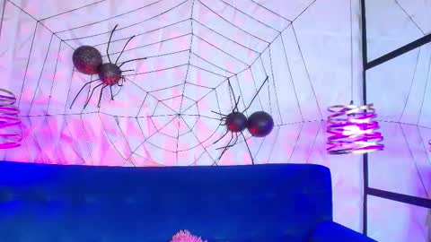 violeta online show from December 15, 2025, 3:22 am