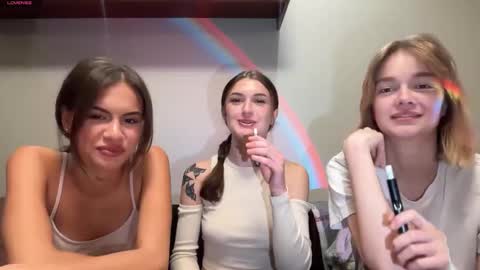 sweetie_kitty888 online show from October 14, 2025, 7:58 pm