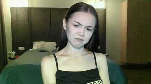Snapshot of sweetieee_kira chatting on September 10, 2025, 1:27 am sweetieee_kira online show from September 10, 2025, 1:27 am