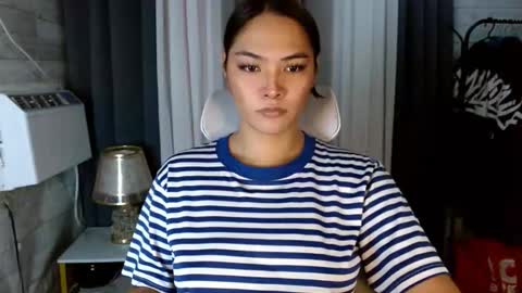 sweetiefox1 online show from October 10, 2025, 1:37 am