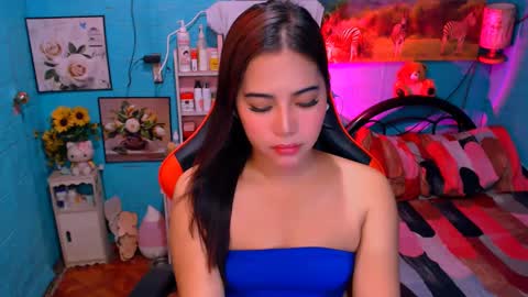 Snapshot of sweetienicole chatting on December 12, 2024, 8:10 pm Nicole online show from December 12, 2024, 8:10 pm