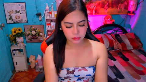 Snapshot of sweetienicole chatting on December 17, 2024, 9:07 am Nicole online show from December 17, 2024, 9:07 am