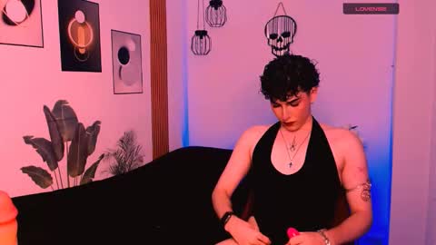 SWEETJAMES  online show from November 18, 2025, 7:07 pm