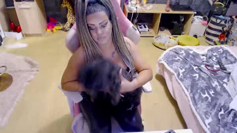 jessica online show from November 14, 2025, 11:02 pm