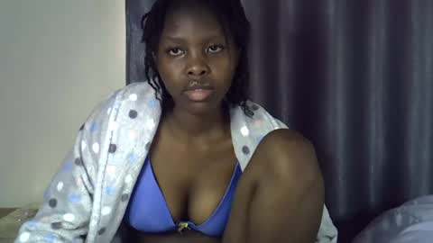 Snapshot of sweetkirrie chatting on July 13, 2026, 12:19 pm sweetkirrie online show from July 13, 2026, 12:19 pm