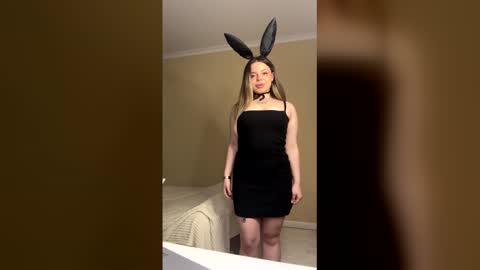 sweetkrissi online show from May 26, 2026, 9:22 pm