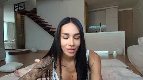 Laura Saenz  Geminis online show from May 17, 2026, 3:30 pm