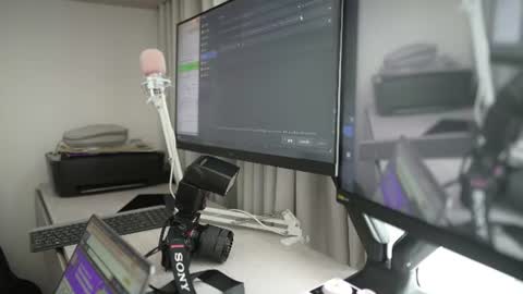 Laura Saenz  Geminis online show from July 14, 2026, 5:51 pm