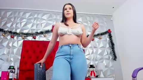 Lauren online show from November 20, 2025, 5:29 am