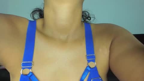 Azulandvioleta online show from March 27, 2026, 11:10 am