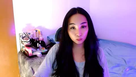 Lilly online show from November 15, 2025, 1:58 am