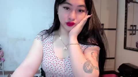 Snapshot of sweetlovepinay04 chatting on January 5, 2025, 11:55 pm Zoe online show from January 5, 2025, 11:55 pm